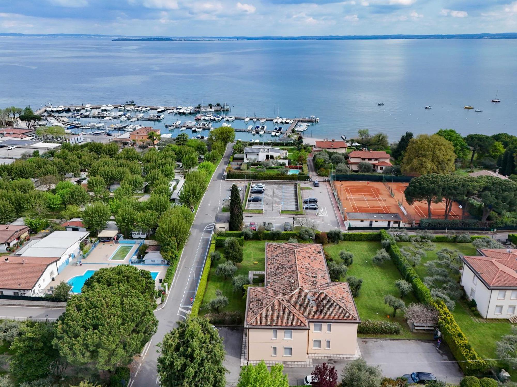Appartamento Martina Moniga del Garda Exterior foto